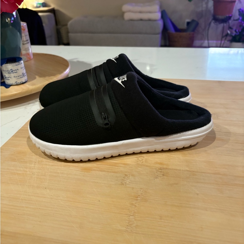 Nike Black and White Men's Sandals